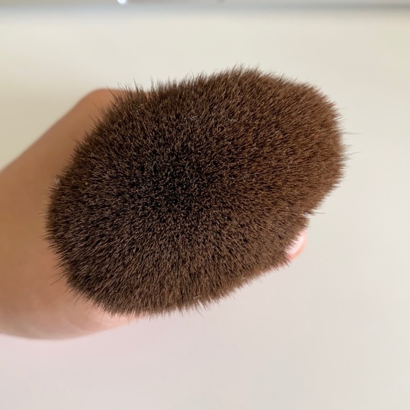 Clinique Bronzer/Blender Brush used once - Picture 3 of 3